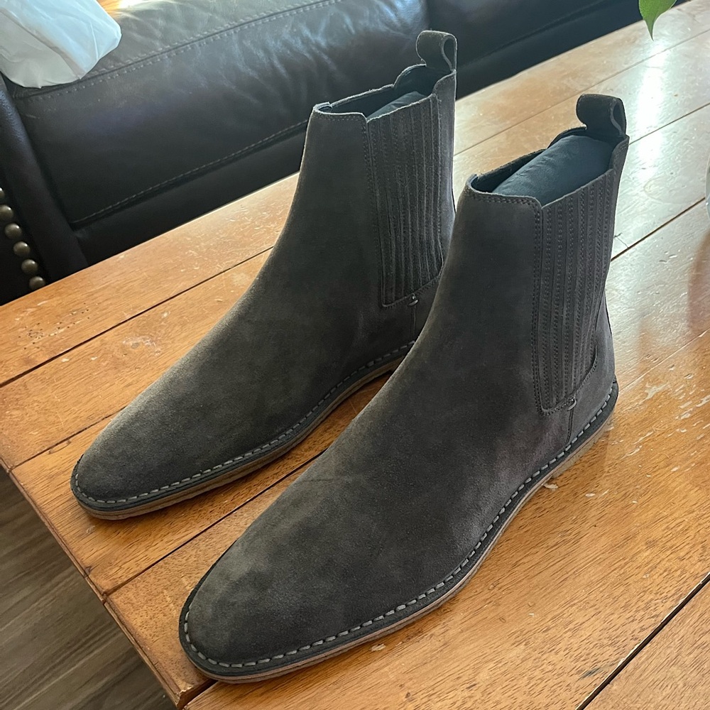 Saint Laurent (YSL) Nino Chelsea Boots